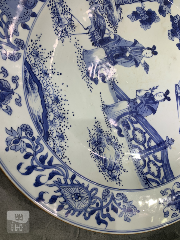 清雍正青花麻姑献寿纹折沿大盘 - 图5